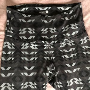 Old Navy high waisted geo print active legging